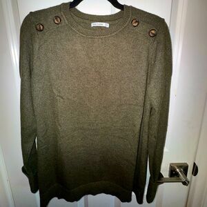 L green sweater by Pink Clover